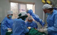 Türk Doktorlardan Kırgızistan’da 300 Muayene ve 35 Ameliyat