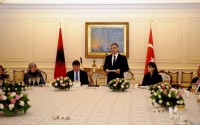 Cumhurbaşkanı Abdullah Gül, Arnavutluk Cumhurbaşkanı Bamir Topi Onuruna Yemek Verdi